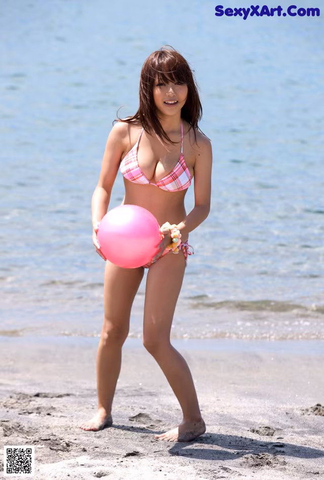 Mai Nishida - Bbw Bikini Babephoto
